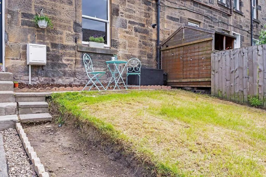 Cheerful Stays - Westend Cottage Edinburg 0*,  Storbritannien