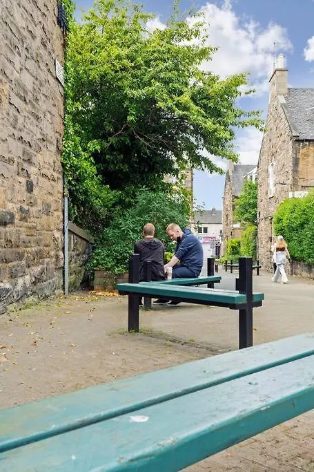 Cheerful Stays - Westend Cottage Edinburg